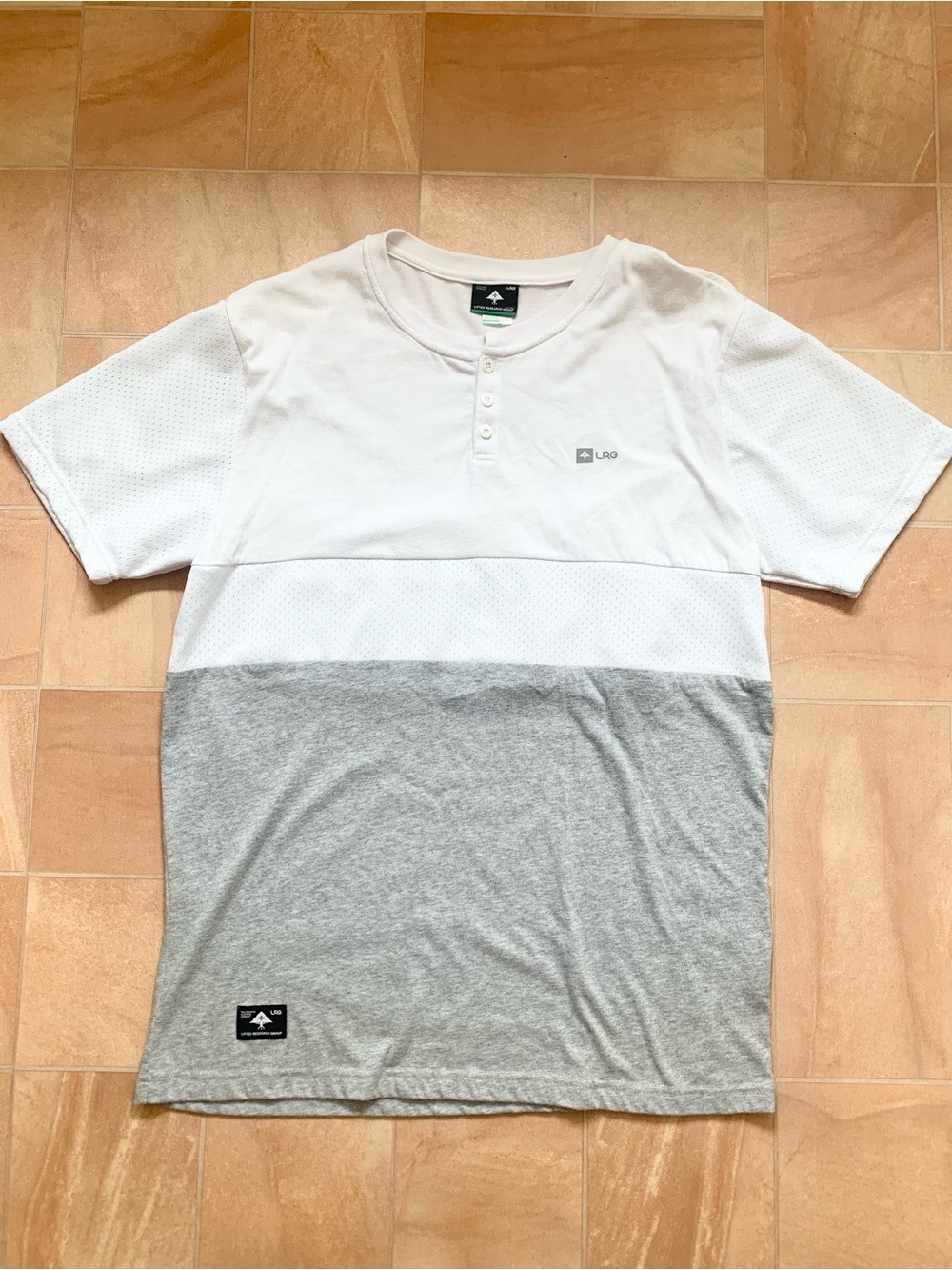 LRG Men’s White & Gray Colorblock Two Tone Short Sleeve Henley Shirt